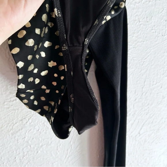 Beach Riot Carlie Gold Spot Print One Piece Sz Small Black Cut Out Belt - Picture 5 of 6